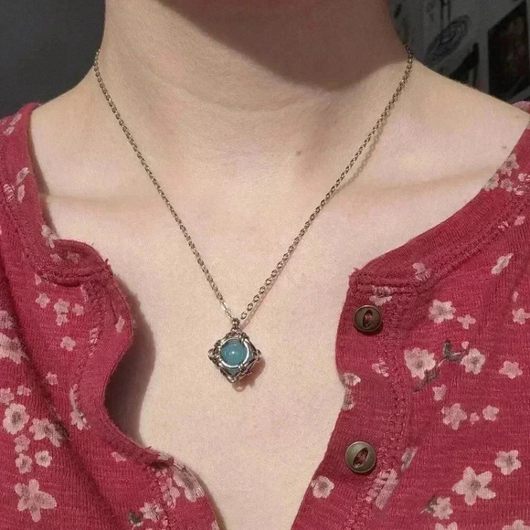 Aquamarine blue caged pearl necklace with a small silver chain - Picture 1 of 10